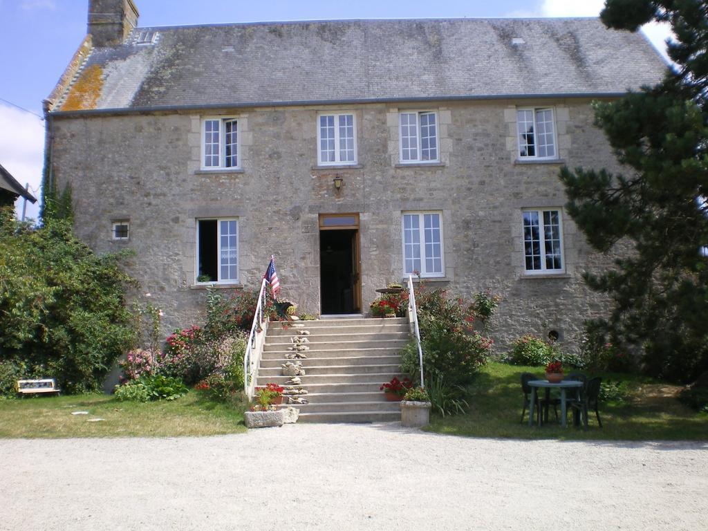 Ferme Manoir La Fiere Bed & Breakfast Sainte-Mere-Eglise Bagian luar foto