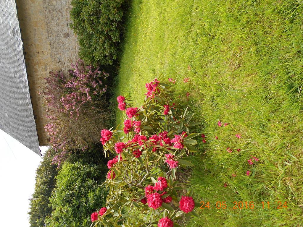 Ferme Manoir La Fiere Bed & Breakfast Sainte-Mere-Eglise Bagian luar foto
