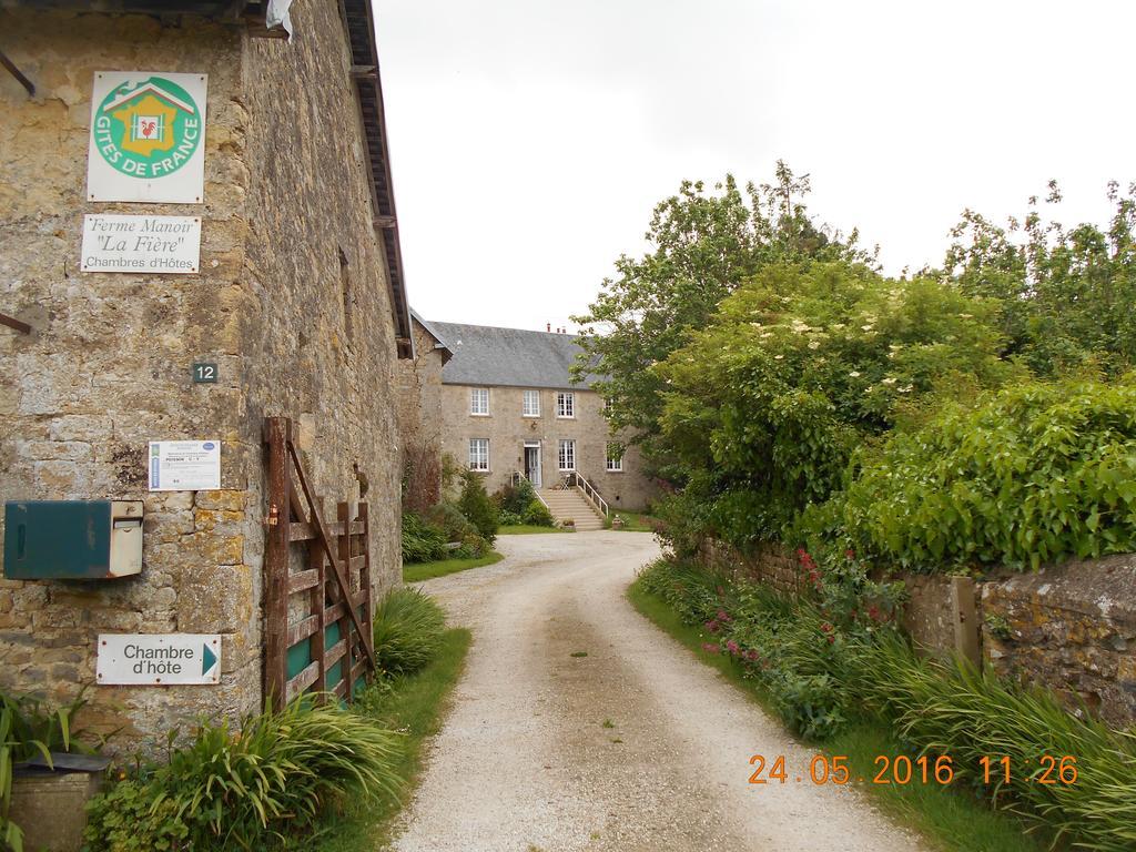 Ferme Manoir La Fiere Bed & Breakfast Sainte-Mere-Eglise Bagian luar foto
