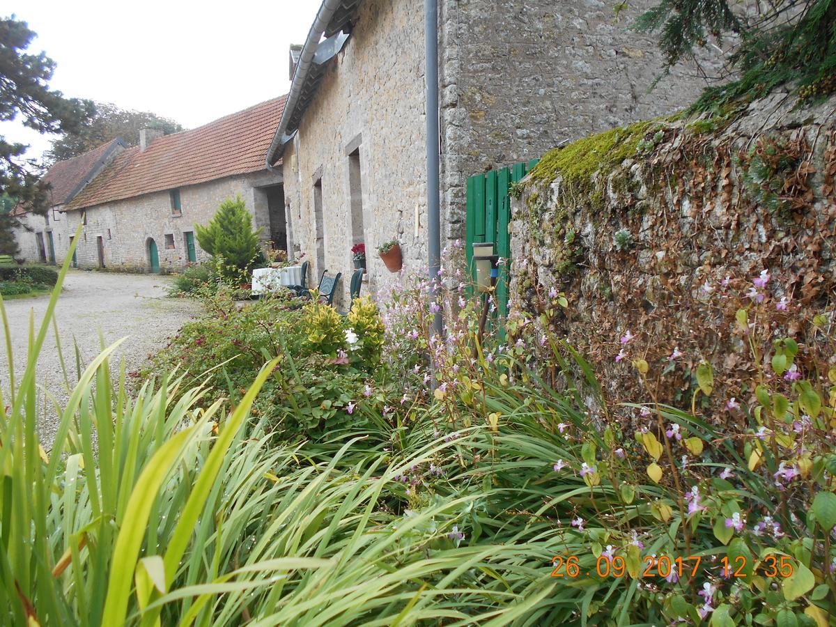 Ferme Manoir La Fiere Bed & Breakfast Sainte-Mere-Eglise Bagian luar foto