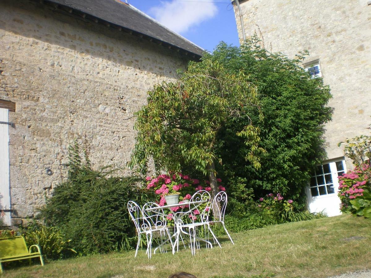 Ferme Manoir La Fiere Bed & Breakfast Sainte-Mere-Eglise Bagian luar foto
