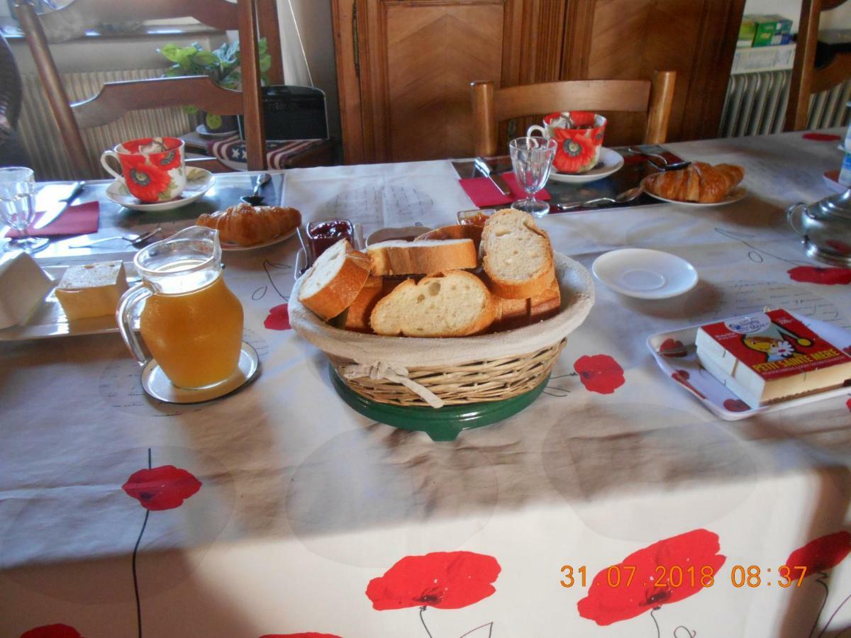 Ferme Manoir La Fiere Bed & Breakfast Sainte-Mere-Eglise Bagian luar foto