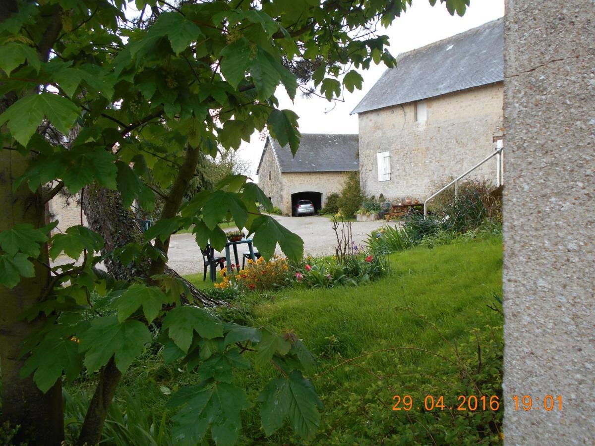 Ferme Manoir La Fiere Bed & Breakfast Sainte-Mere-Eglise Bagian luar foto