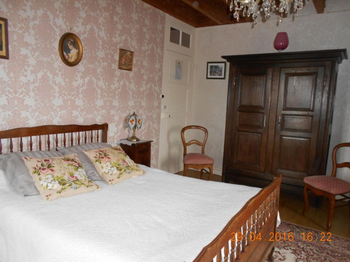 Ferme Manoir La Fiere Bed & Breakfast Sainte-Mere-Eglise Bagian luar foto