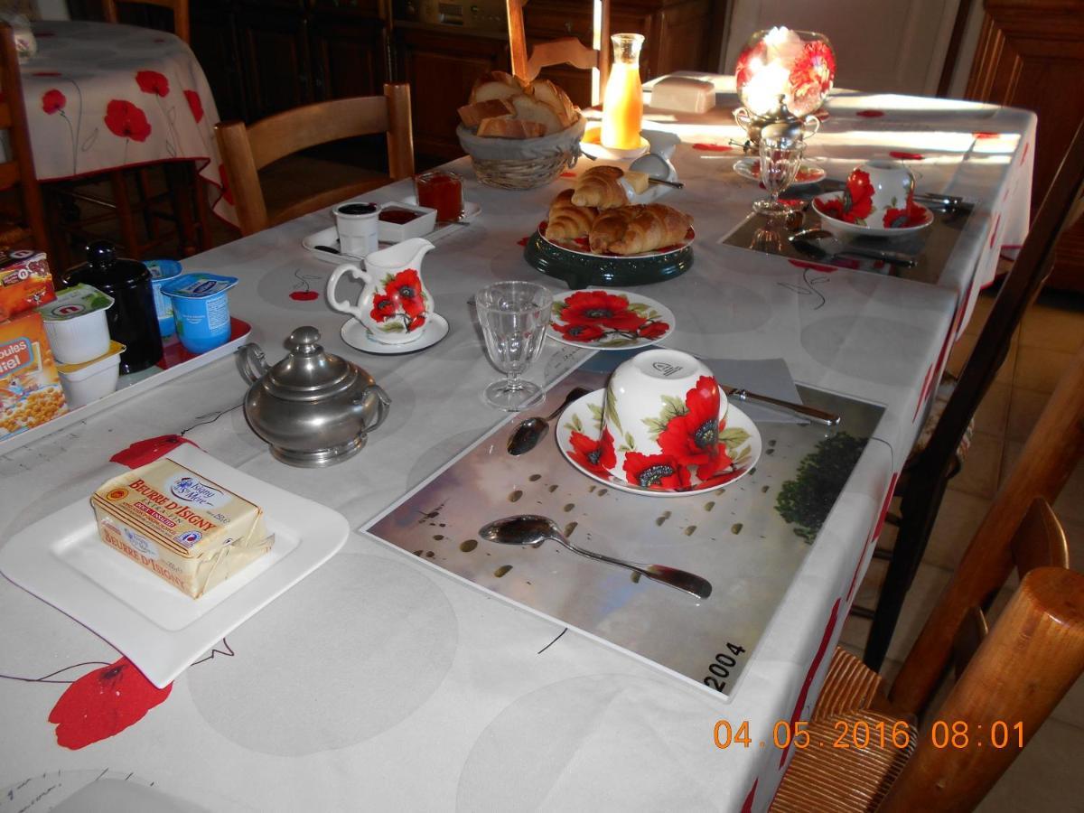 Ferme Manoir La Fiere Bed & Breakfast Sainte-Mere-Eglise Bagian luar foto