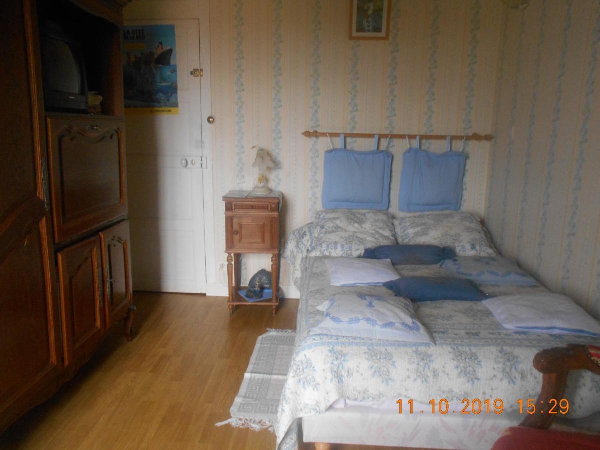 Ferme Manoir La Fiere Bed & Breakfast Sainte-Mere-Eglise Bagian luar foto